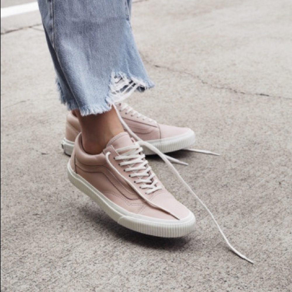 Women’s Old Skool VANS sneakers baby pink leather